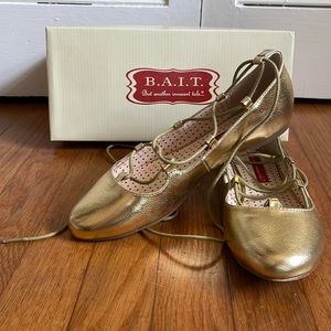 B.A.I.T Gold Ballet flats